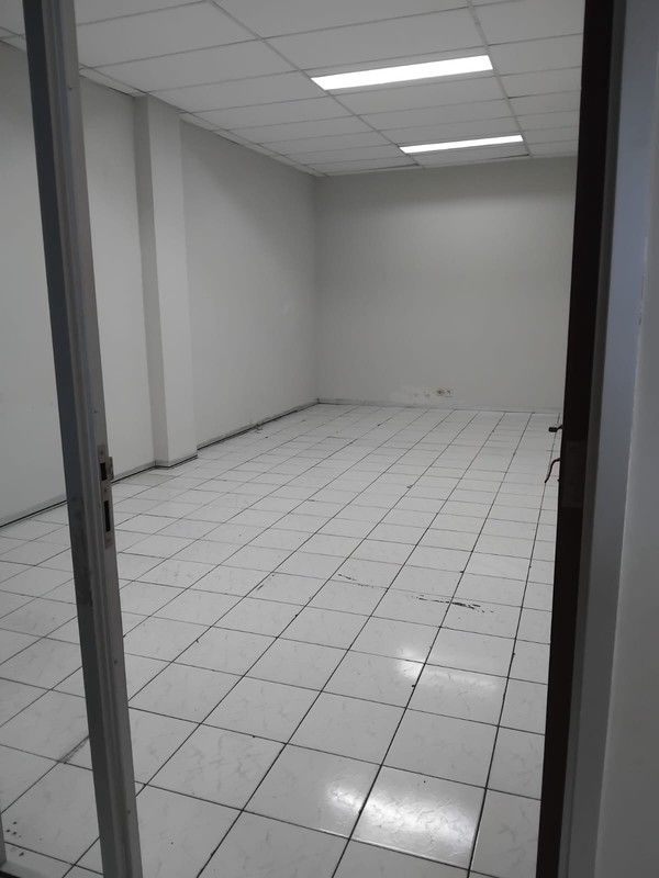 Disewakan Gedung 3 Lantai di Komersial Area Jalan Kayun, Surabaya Pusat