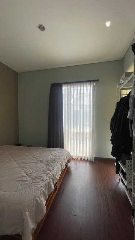 DIJUAL CEPAT Rumah Bagus Full Furnished Siap Huni di Synthesis Homes Ciputat Tangsel. Lokasi Strategis dengan Kemudahan Transportasi dan Club House yang Lengkap.