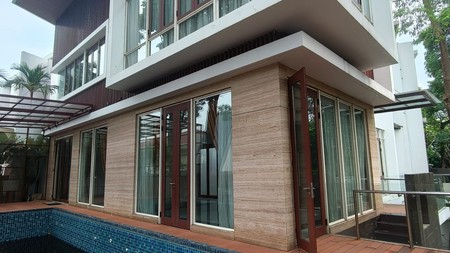Rumah Hunian Elit Di Daerah Simprug, Jakarta Selatan