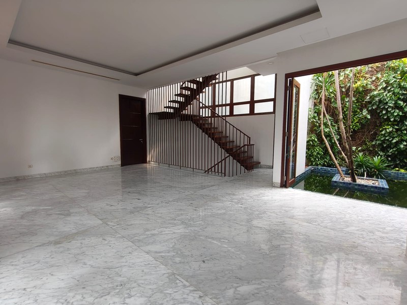 Rumah Hunian Elit Di Daerah Simprug, Jakarta Selatan