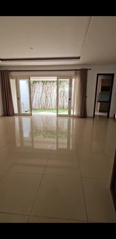 Disewakan rumah di serenia Hills Jakarta Selatan