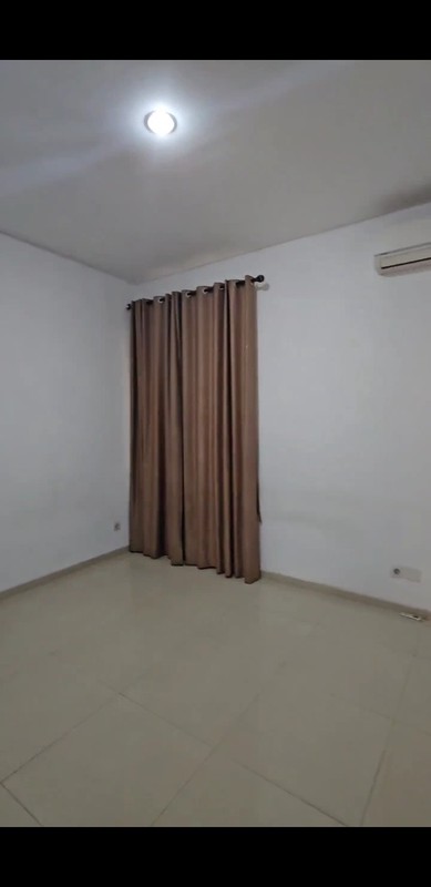 Disewakan rumah di serenia Hills Jakarta Selatan