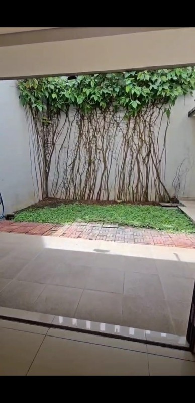 Disewakan rumah di serenia Hills Jakarta Selatan
