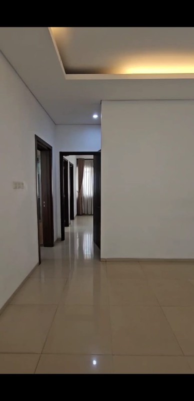 Disewakan rumah di serenia Hills Jakarta Selatan