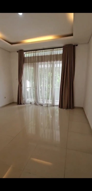 Disewakan rumah di serenia Hills Jakarta Selatan