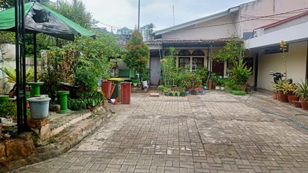 Rumah di Jakarta Pusat LT 860 m2 LB 1000 m2 dengan KT 13+6 KM 3 sudah SHM
