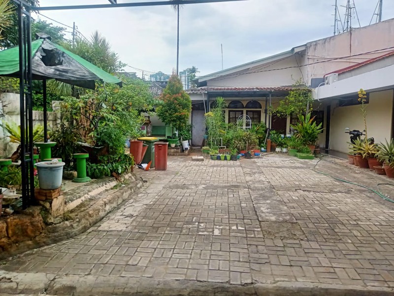 Rumah di Jakarta Pusat LT 860 m2 LB 1000 m2 dengan KT 13+6 KM 3 sudah SHM