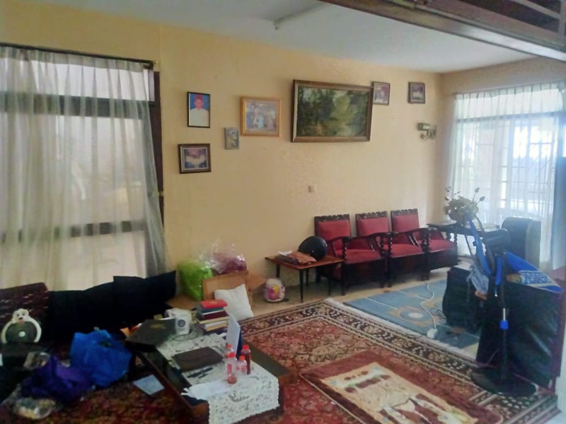 Rumah di Jakarta Pusat LT 860 m2 LB 1000 m2 dengan KT 13+6 KM 3 sudah SHM