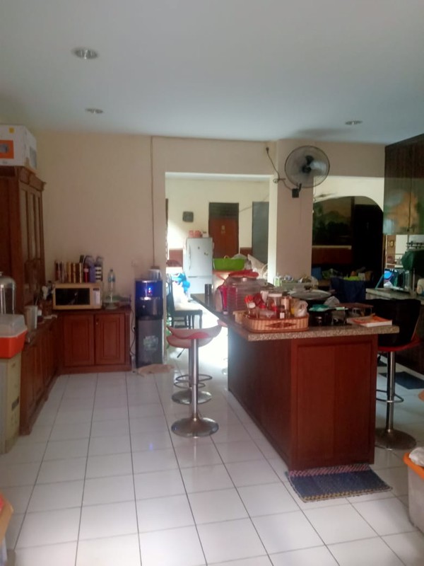 Rumah di Jakarta Pusat LT 860 m2 LB 1000 m2 dengan KT 13+6 KM 3 sudah SHM