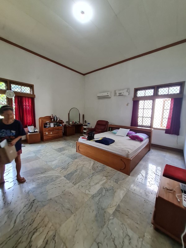 Rumah Mewah di Bukit Cinere Indah - Lahan Luas, Cocok untuk Hunian Keluarga Besar