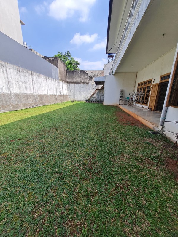 Rumah Mewah di Bukit Cinere Indah - Lahan Luas, Cocok untuk Hunian Keluarga Besar