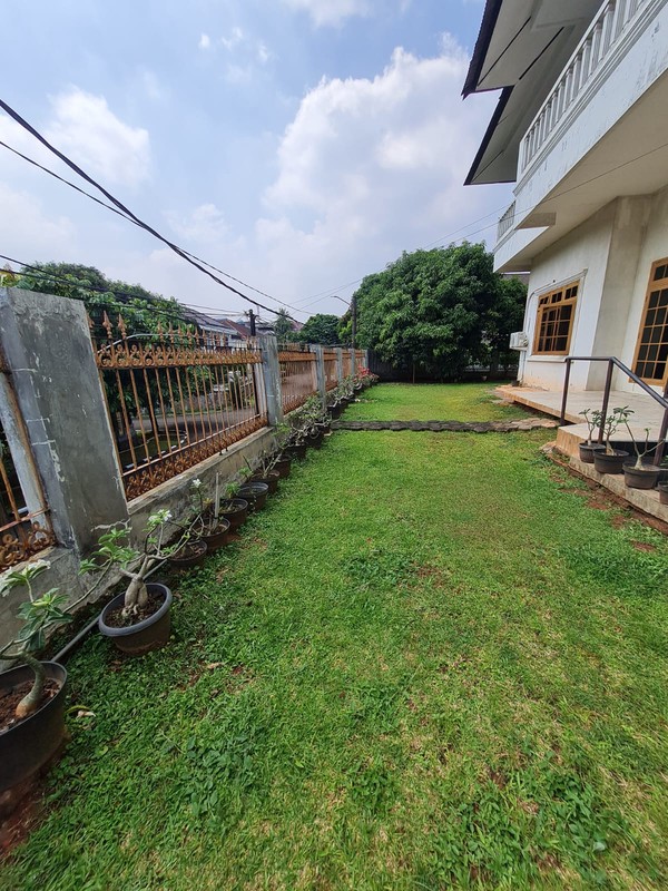 Rumah Mewah di Bukit Cinere Indah - Lahan Luas, Cocok untuk Hunian Keluarga Besar