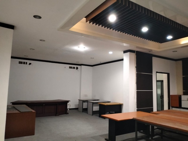 DISEWAKAN EX KANTOR JL. SUMATERA SURABAYA PUSAT