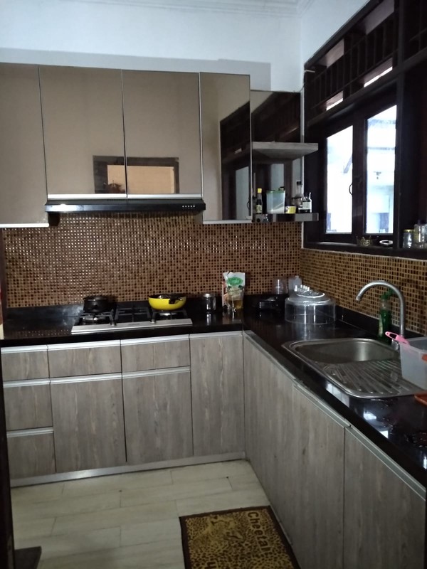 DISEWAKAN MURAH Rumah JL Jambi Surabaya Pusat