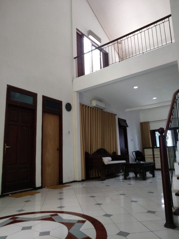 DISEWAKAN MURAH Rumah JL Jambi Surabaya Pusat
