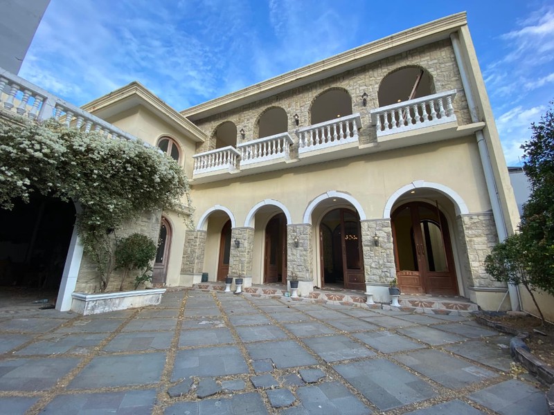 DISEWAKAN RUMAH MEWAH SPANISH STYLE DI VILLA RIVIERRA - PAKUWON CITY