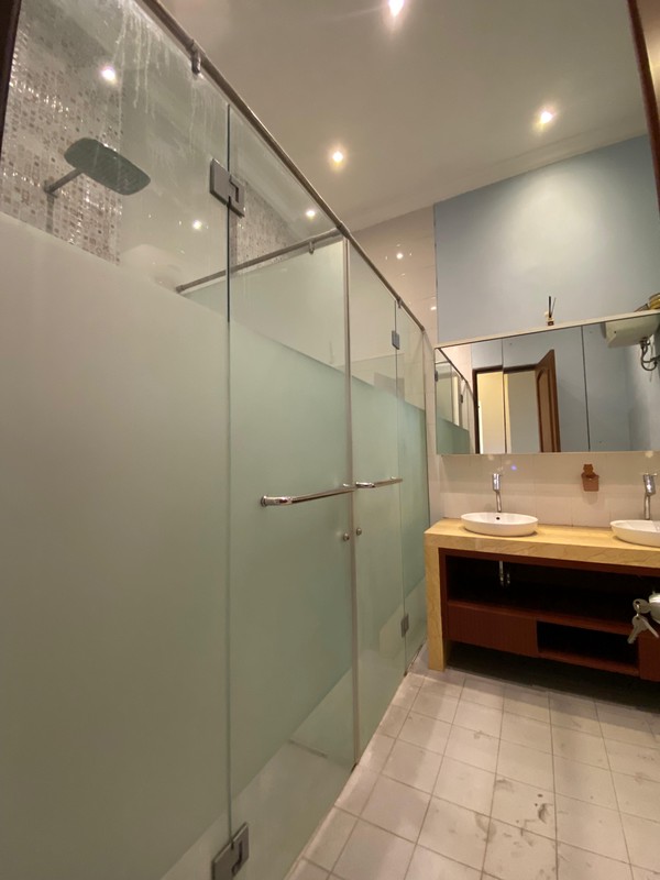 DISEWAKAN RUMAH MEWAH SPANISH STYLE DI VILLA RIVIERRA - PAKUWON CITY