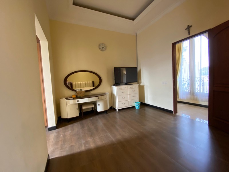 DISEWAKAN RUMAH MEWAH SPANISH STYLE DI VILLA RIVIERRA - PAKUWON CITY