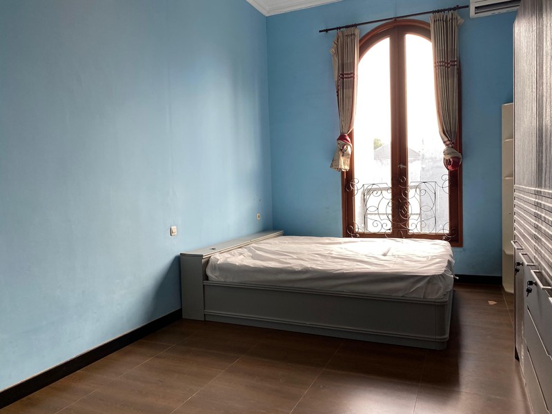 DISEWAKAN RUMAH MEWAH SPANISH STYLE DI VILLA RIVIERRA - PAKUWON CITY