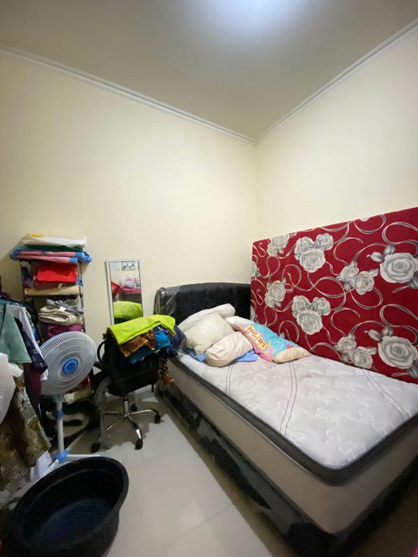 Dijual rumah nyaman dengan bangunan kokoh dan layout fungsional di kawasan Meruyung, Limo. Lokasi strategis, akses mudah ke berbagai fasilitas umum.