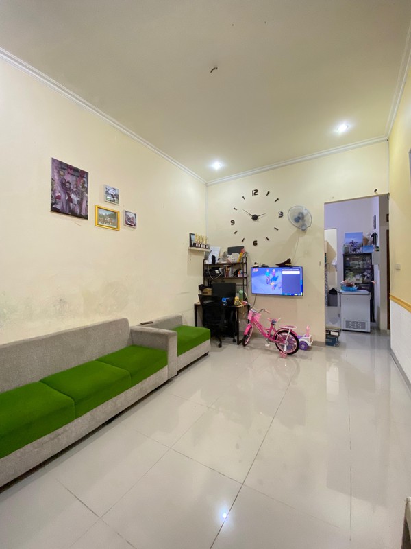 Dijual rumah nyaman dengan bangunan kokoh dan layout fungsional di kawasan Meruyung, Limo. Lokasi strategis, akses mudah ke berbagai fasilitas umum.