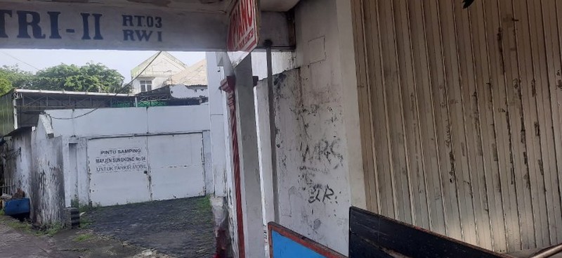 Disewakan Murah Gedung 2 Lantai di Jalan Mayjend Sungkono, Surabaya