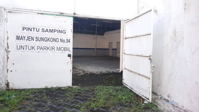 Disewakan Murah Gedung 2 Lantai di Jalan Mayjend Sungkono, Surabaya