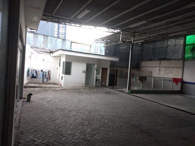 Disewakan Murah Gedung 2 Lantai di Jalan Mayjend Sungkono, Surabaya