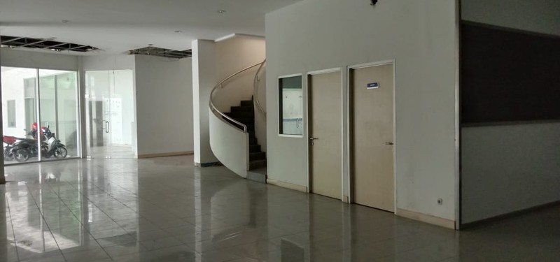 Disewakan Murah Gedung 2 Lantai di Jalan Mayjend Sungkono, Surabaya