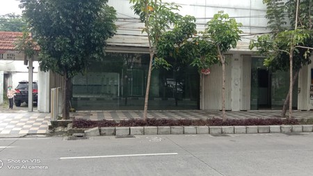 Disewakan Murah Gedung 2 Lantai di Jalan Mayjend Sungkono, Surabaya