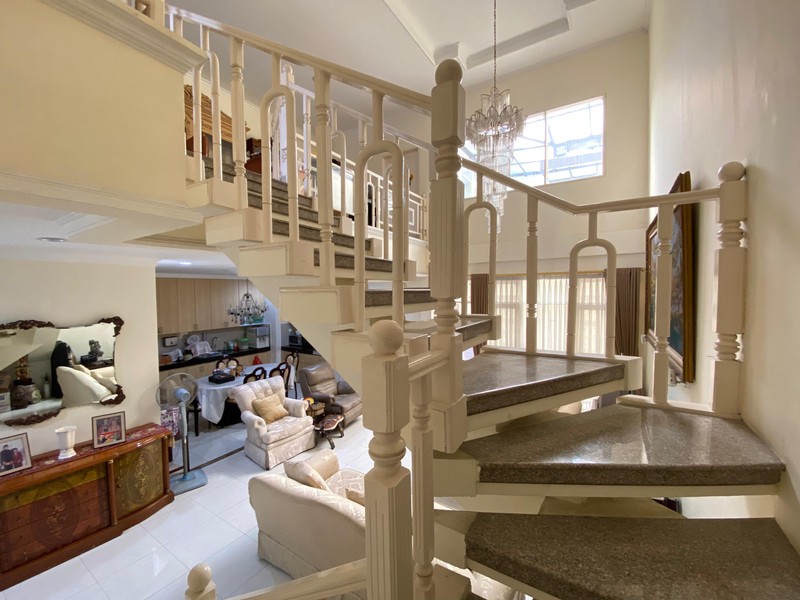 Rumah Terawat dan Rapi dalam Komplek Ternama di Cinere