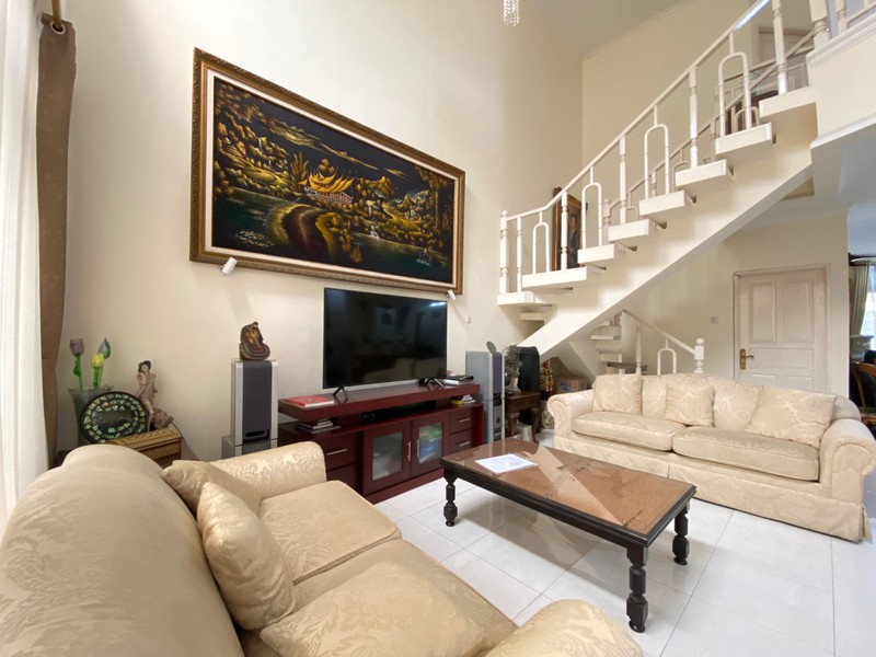 Rumah Terawat dan Rapi dalam Komplek Ternama di Cinere