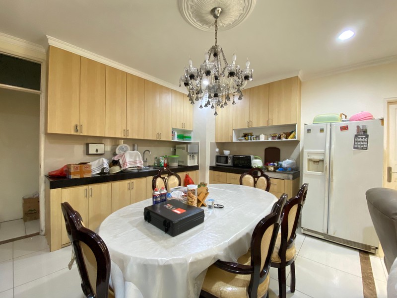 Rumah Terawat dan Rapi dalam Komplek Ternama di Cinere