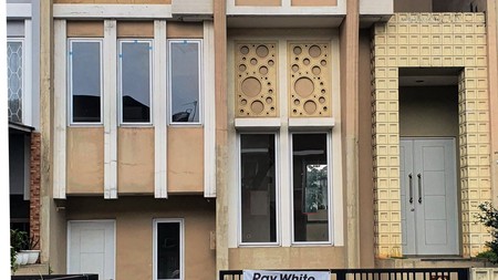  Disewakan Rumah  water Spring Boulevard , Grand Wisata - Tambun . Bekasi