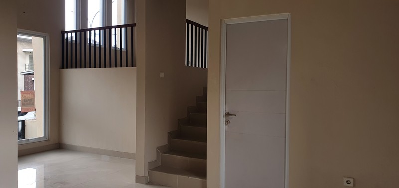  Disewakan Rumah  water Spring Boulevard , Grand Wisata - Tambun . Bekasi