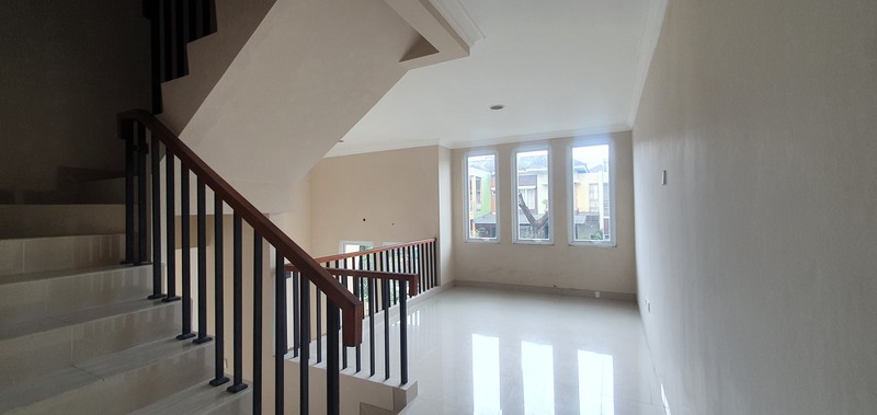  Disewakan Rumah  water Spring Boulevard , Grand Wisata - Tambun . Bekasi