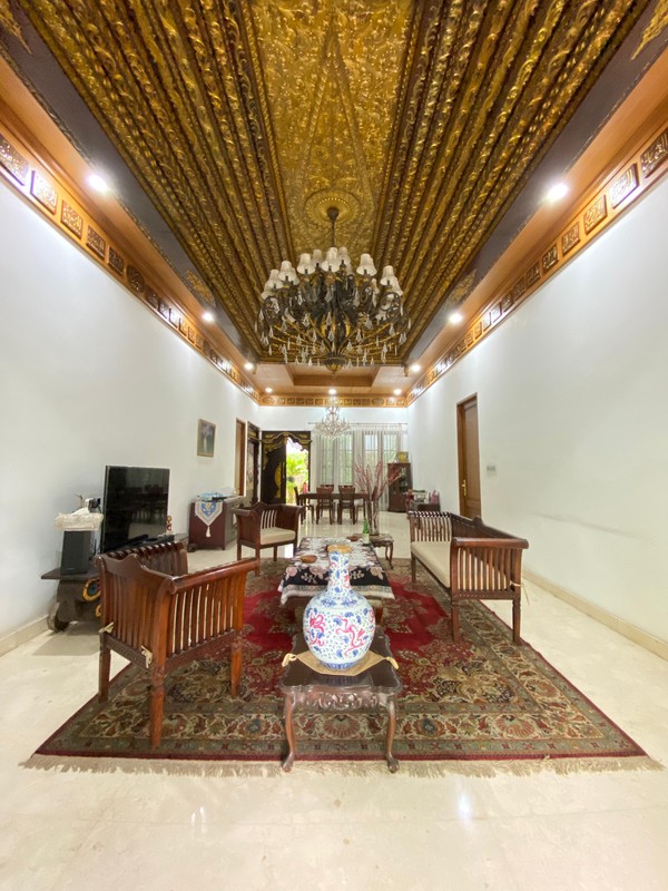 Rumah Etnik Mewah di Cinere