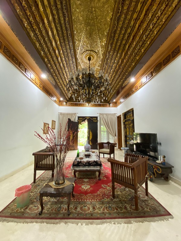 Rumah Etnik Mewah di Cinere