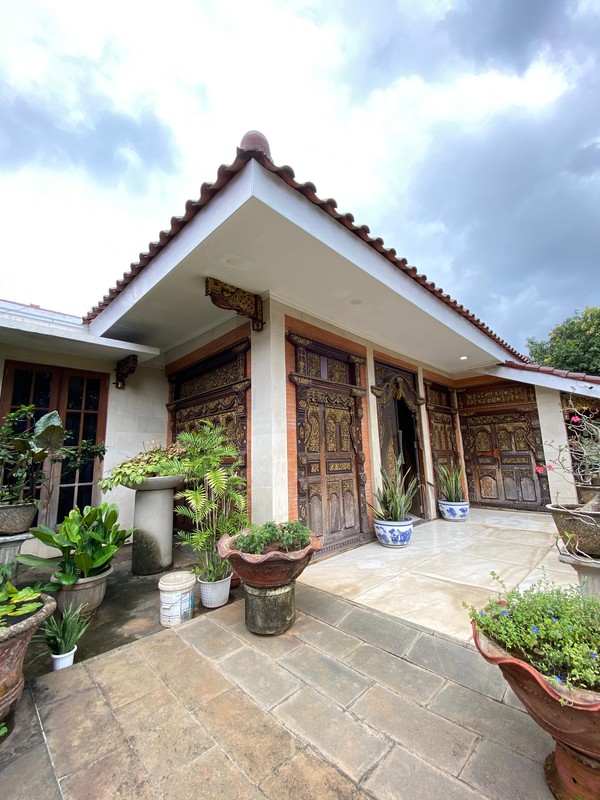 Rumah Etnik Mewah di Cinere