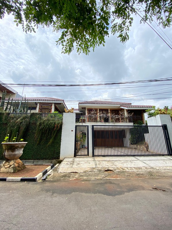 Rumah Etnik Mewah di Cinere