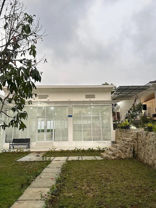 Villa Asri dengan Halaman Luas Lingkungan Nyaman @Ciawi, Bogor