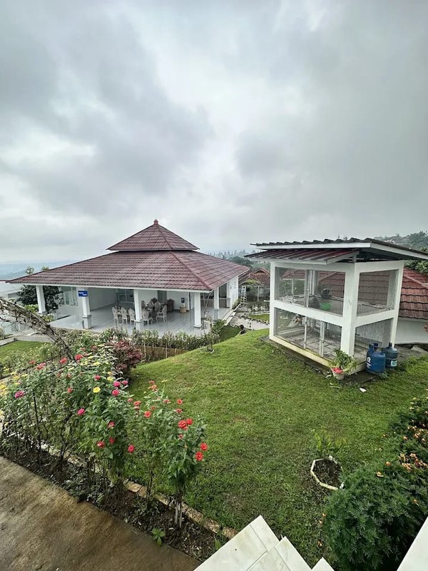 Villa Asri dengan Halaman Luas Lingkungan Nyaman @Ciawi, Bogor