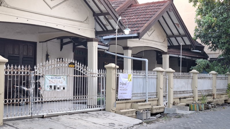 Rumah Dijual di Rewwin Waru Sidoarjo - Luas, Strategis, dan Cocok untuk Kantor