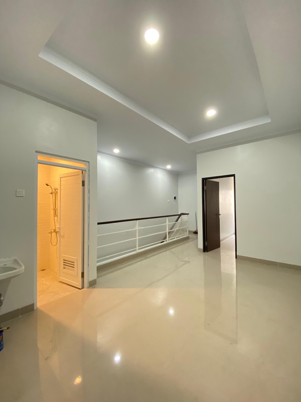 Rumah 2 lantai modern di Pondok Cabe