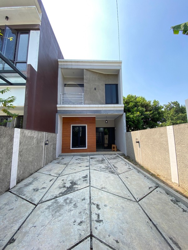 Rumah 2 lantai modern di Pondok Cabe