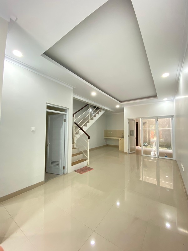 Rumah 2 lantai modern di Pondok Cabe
