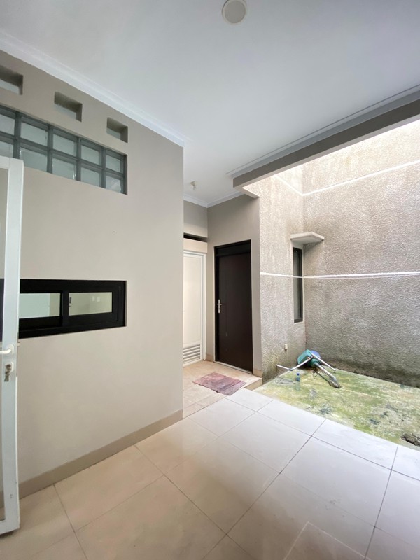 Rumah 2 lantai modern di Pondok Cabe