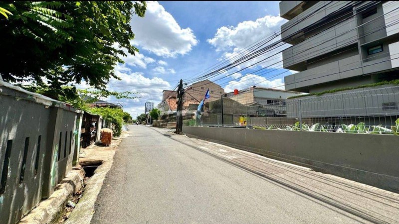 Rumah 2 Lantai Lokasi dekat Balai Sudirman Tebet Jaksel