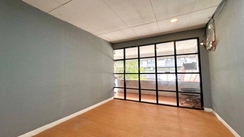 Rumah 2 Lantai Lokasi dekat Balai Sudirman Tebet Jaksel