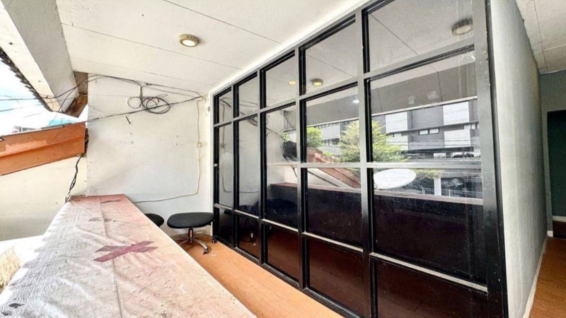 Rumah 2 Lantai Lokasi dekat Balai Sudirman Tebet Jaksel